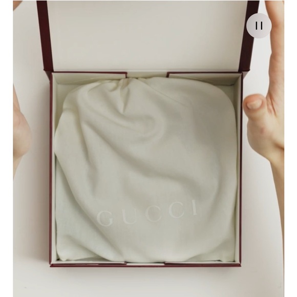 Brand new Gucci burgundy/maroon gift box never used from Italy - Picture 8 of 11